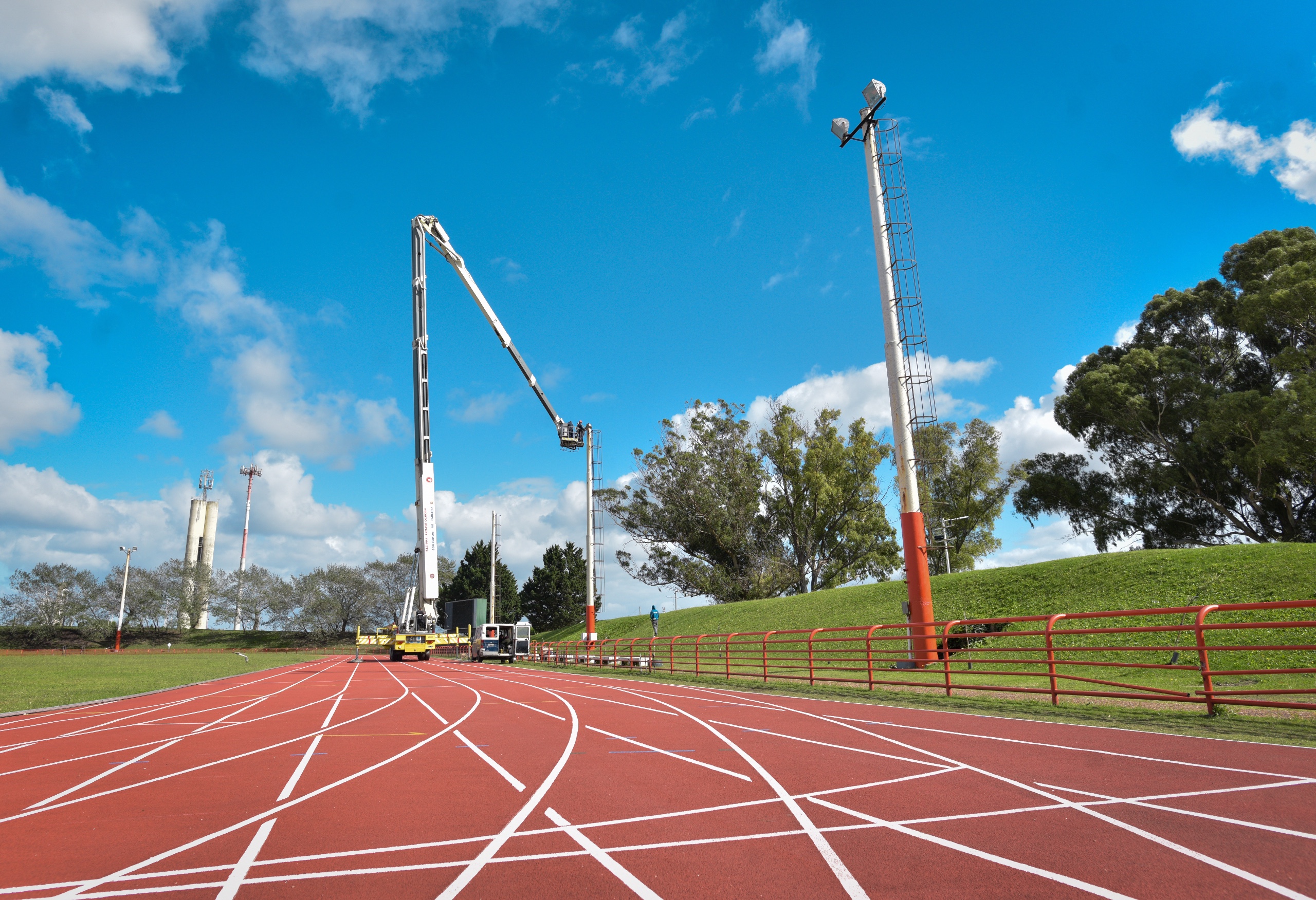 Avanzan Las Tareas De Reacondicionamiento En La Pista De Atletismo