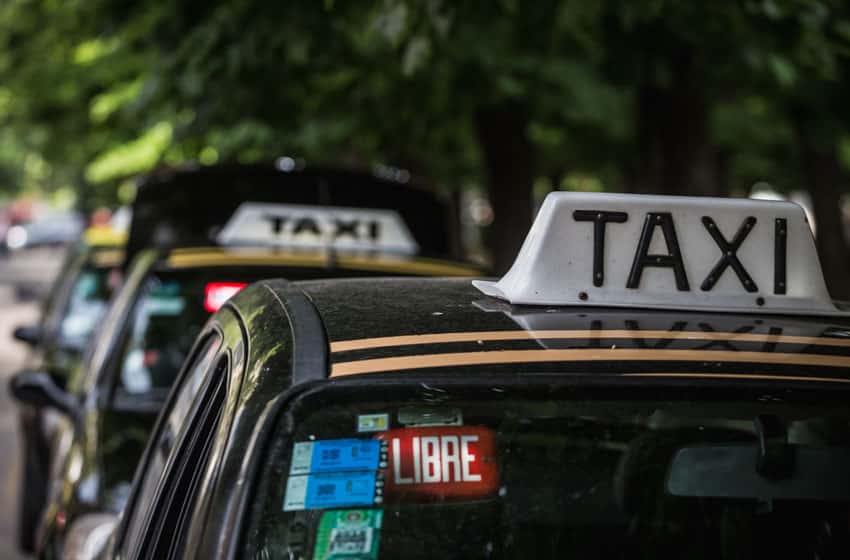 "Cuando se cruce un taxista con un Uber, esto va a terminar mal"