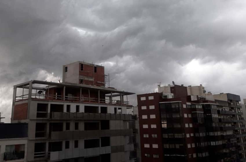 Mar del Plata, bajo alerta meteorológico por "fuertes tormentas"
