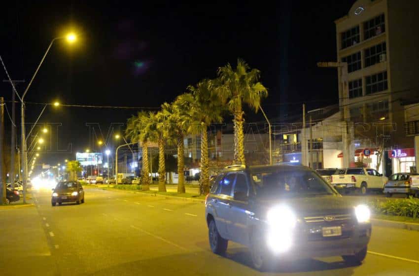 Siete empresas ofrecieron luminarias LED para instalarlas en avenidas
