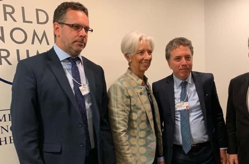 El FMI felicitó a Dujovne y Sandleris por “estabilizar la economía”