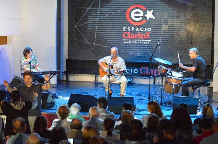 El dúo Chazarreta/Romairone tocó por primera vez en Espacio Clarín