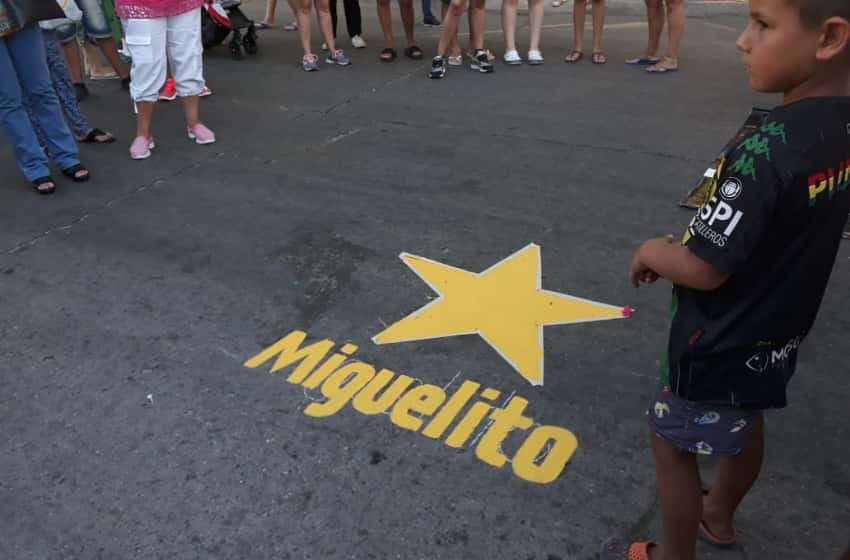 Pintaron una estrella amarilla en el Puerto para recordar a Miguelito