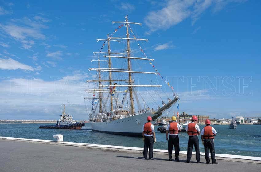 La Fragata Libertad ya llegó a Mar del Plata