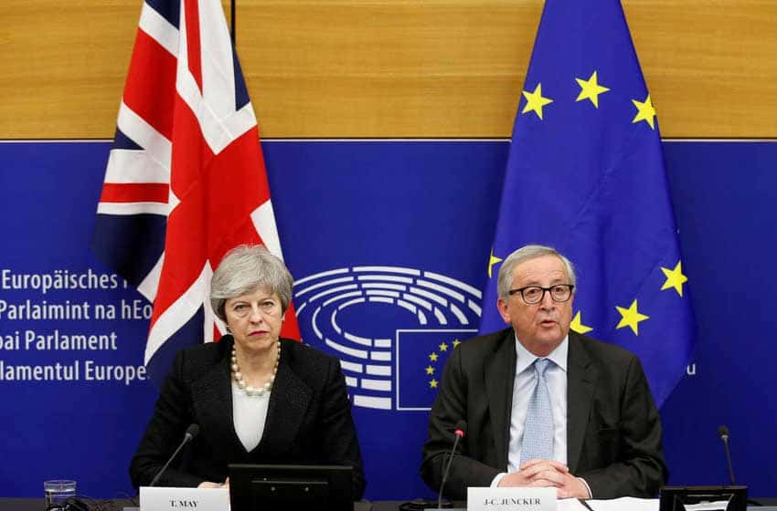 Brexit: El Parlamento británico rechazó la salida de la Unión Europea