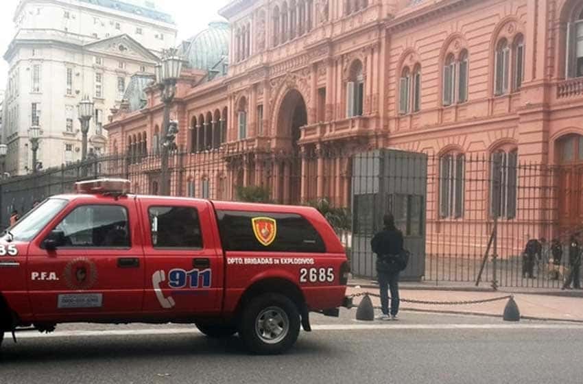 Amenaza de bomba y evacuación en Casa Rosada y el anexo de Diputados