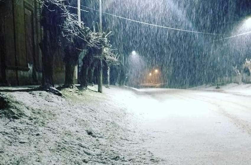 La nieve llegó a Necochea, Balcarce y Lobería