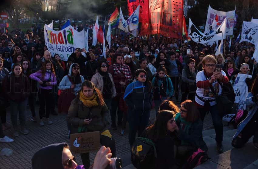 Mujeres marcharon exigiendo la Emergencia Nacional para frenar los femicidios
