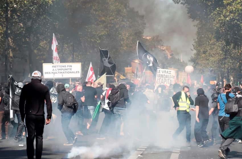 París: la policía detuvo a más de 130 personas tras incidentes en una manifestación