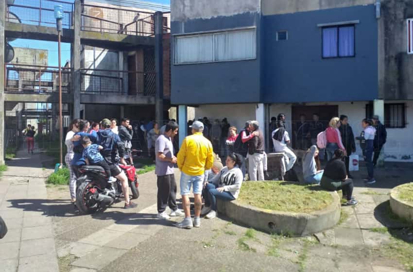 Suspendieron temporalmente el desalojo de una familia en el barrio Centenario