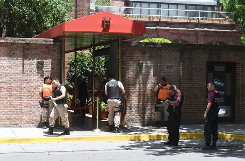 Motochorros mataron a un turista inglés en la puerta del Hotel Faena