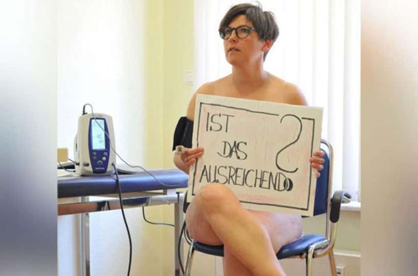 Médicos alemanes se desnudan para reclamar equipos de protección