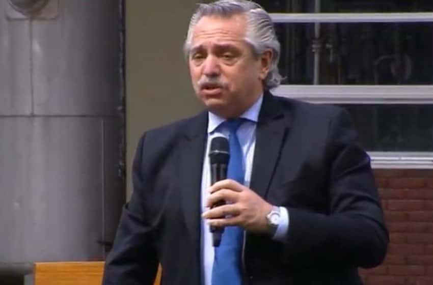 Alberto Fernández: “Esto no se resuelve escondidos en patrulleros tocando sirenas”