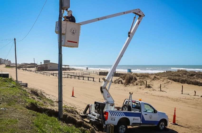 Pinamar refuerza la seguridad en el frente costero con instalación de cámaras Domo