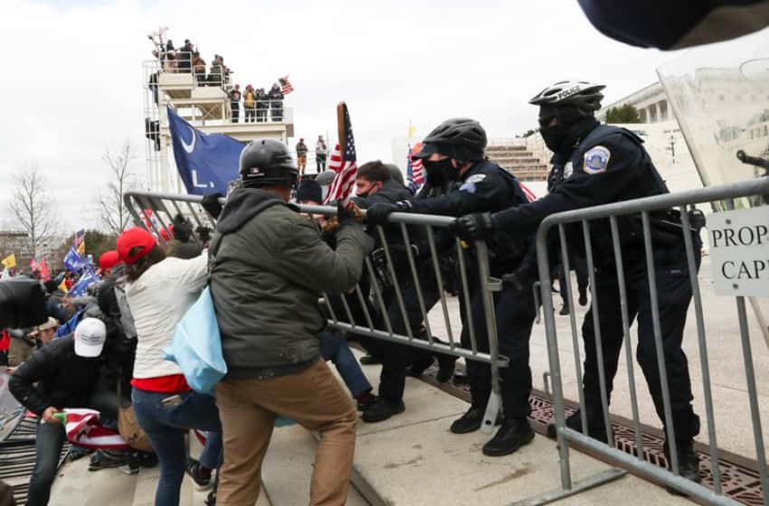 Tensión en Estados Unidos: militantes de Trump irrumpen en el Capitolio
