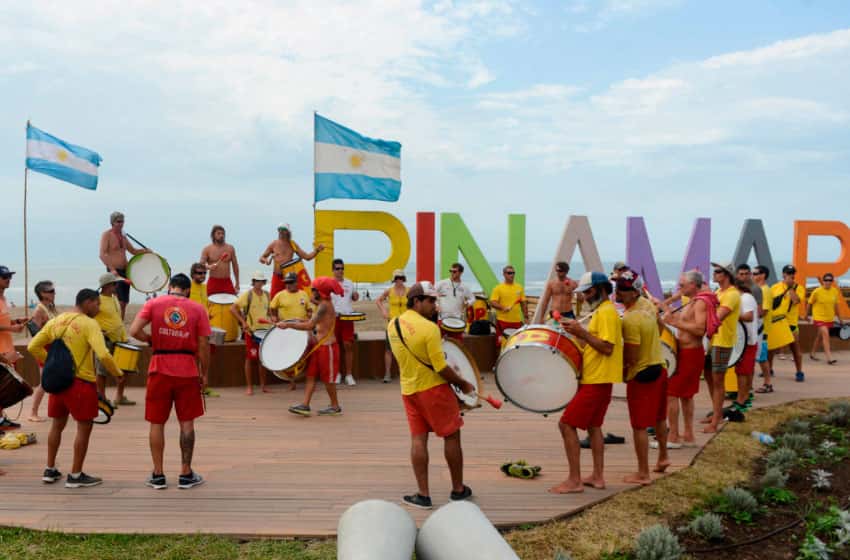 Guardavidas de balnearios privados de Pinamar realizaro un paro por falta de acuerdo paritario