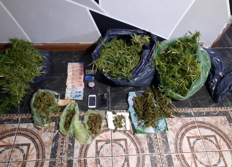 Secuestran más de 5 kilos de marihuana en un "point" del barrio Las Heras