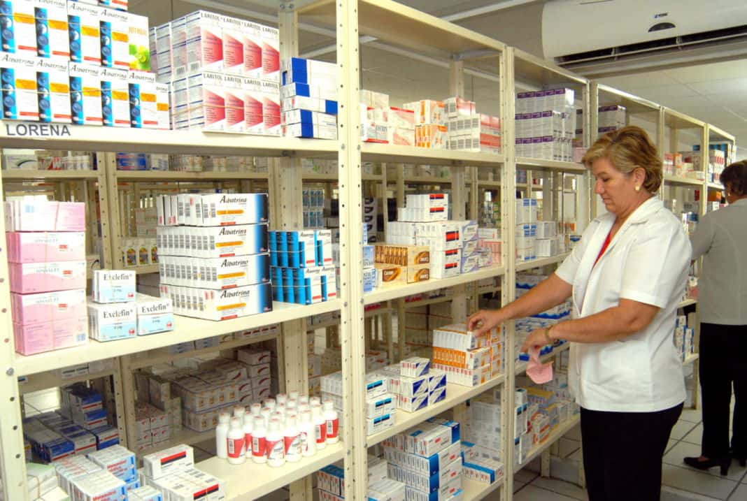 El Gobierno confirmó que ahora analiza un congelamiento de precios para los medicamentos