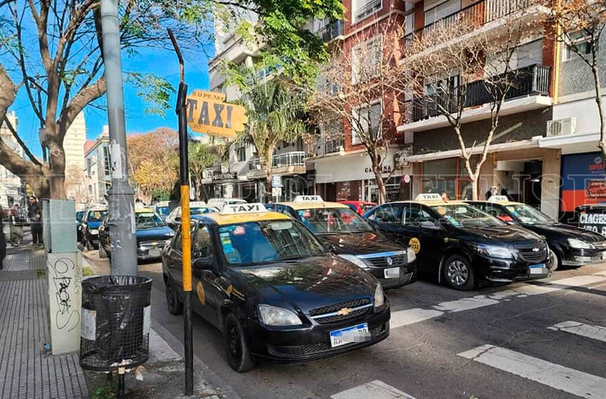 Taxistas incrementaron un 35% su trabajo por el paro de colectivos