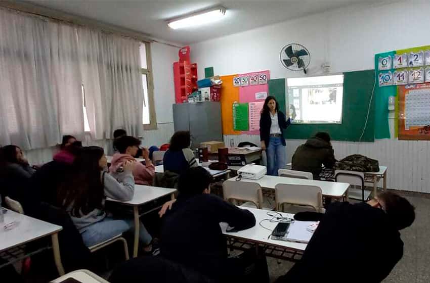 Libertarios marplatenses critican la eliminación de la repitencia en escuelas