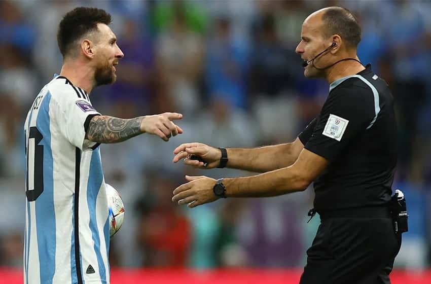La FIFA desplazó del Mundial al árbitro de Argentina - Países Bajos