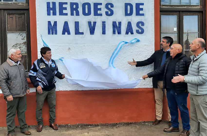 Otamendi: se llama "Héroes de Malvinas" la Terminal de Ómnibus