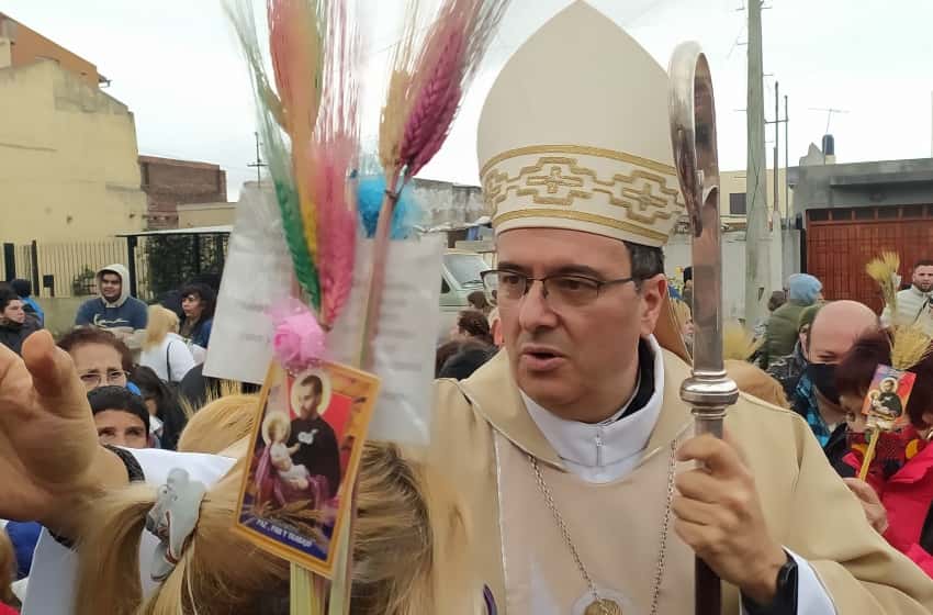 El Papa Francisco pidió la renuncia de Mestre en La Plata