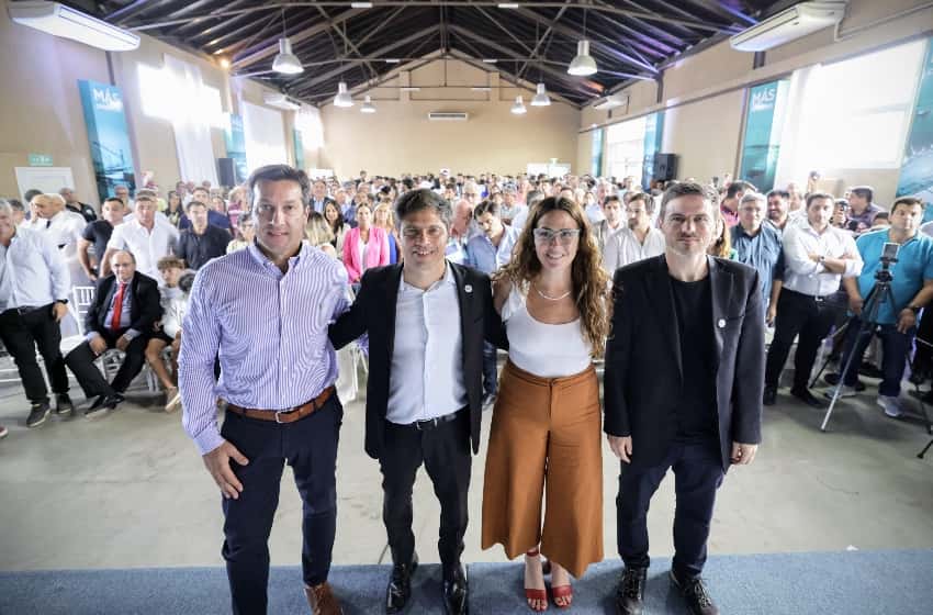 Kicillof encabezó el acto de asunción de Jimena López como presidenta de Puerto Quequén
