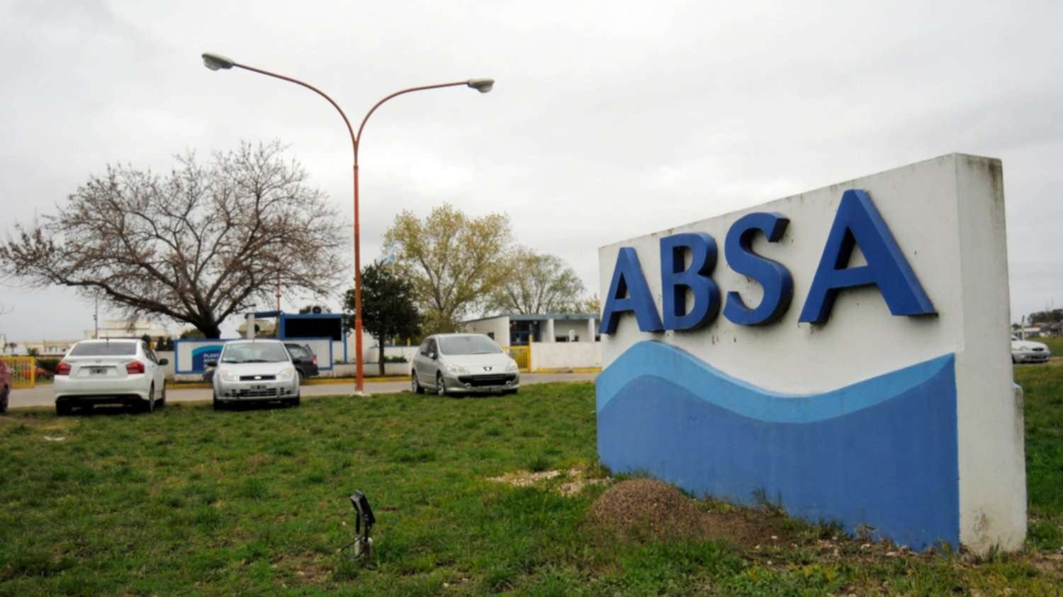 Por irregularidades en el servicio, Provincia obliga a ABSA a hacer descuentos en Bahía Blanca