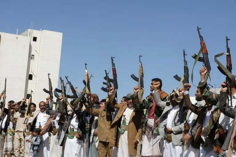 Rebeldes hutíes de Yemen organizaron un ejercicio militar a gran escala