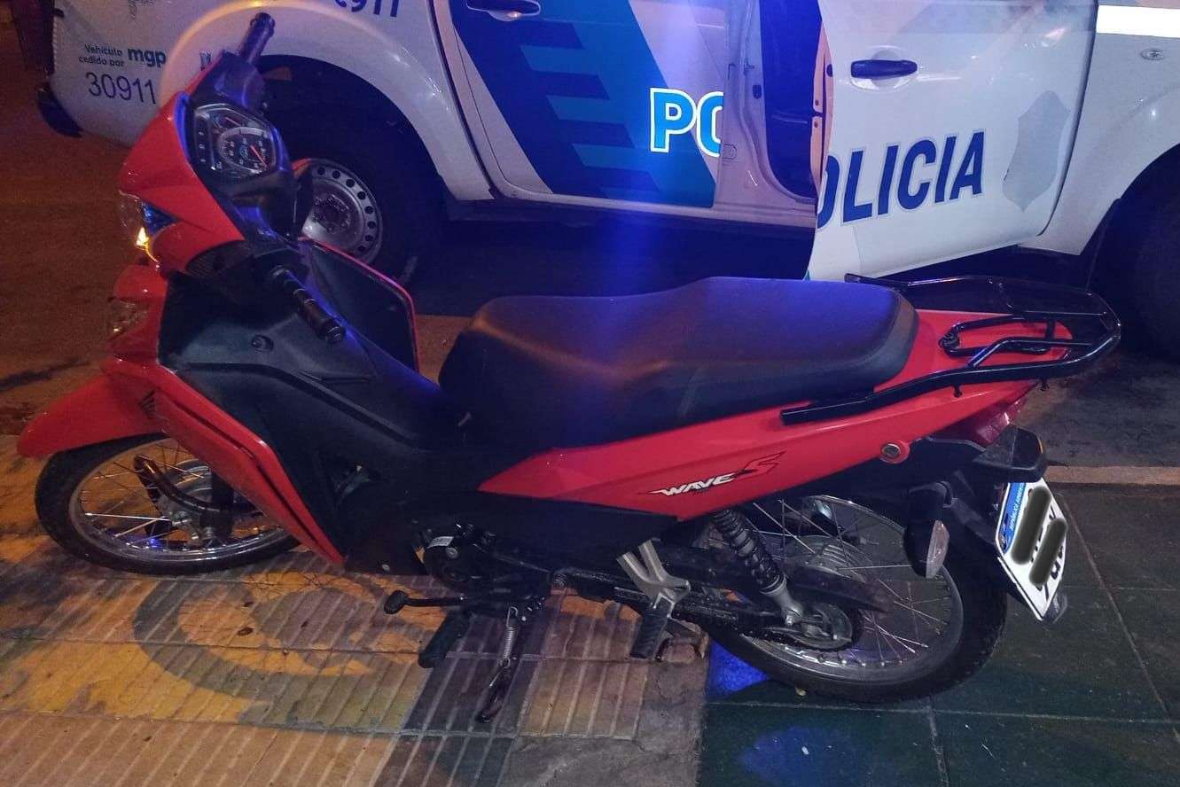 Menores de edad trataron de robar una moto
