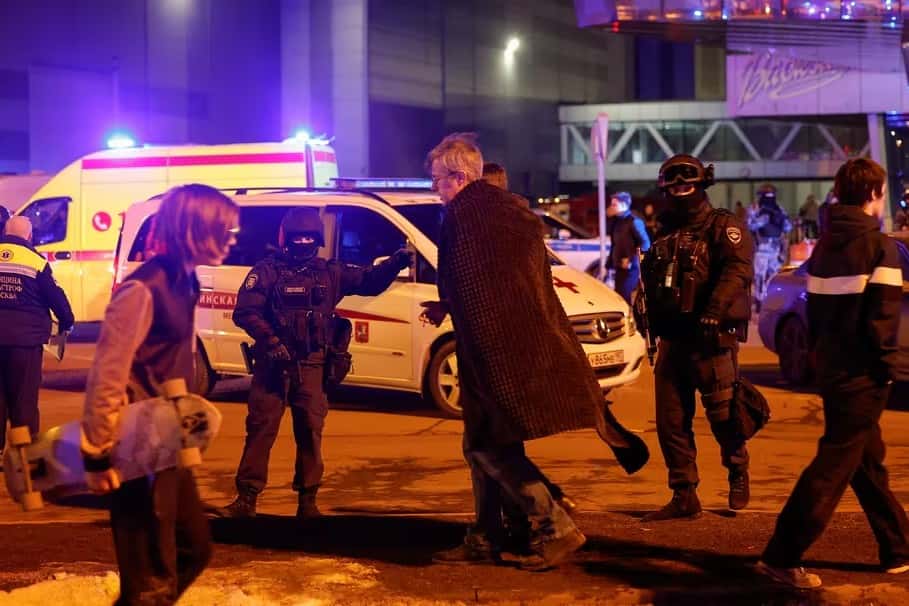 Explosión y tiroteo en un teatro de Rusia: al menos 40 muertos y más de 100 heridos