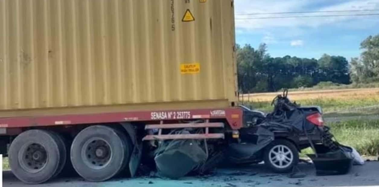 Accidente fatal en la ruta 9: murió el conductor de un auto tras chocar con un camión