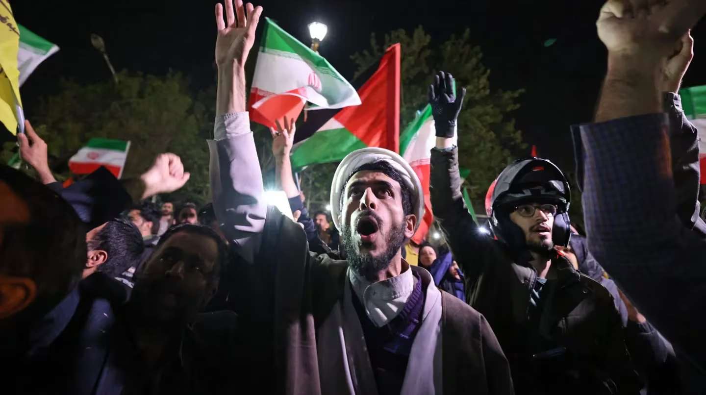 La reacción de los ciudadanos iraníes tras el histórico ataque contra Israel