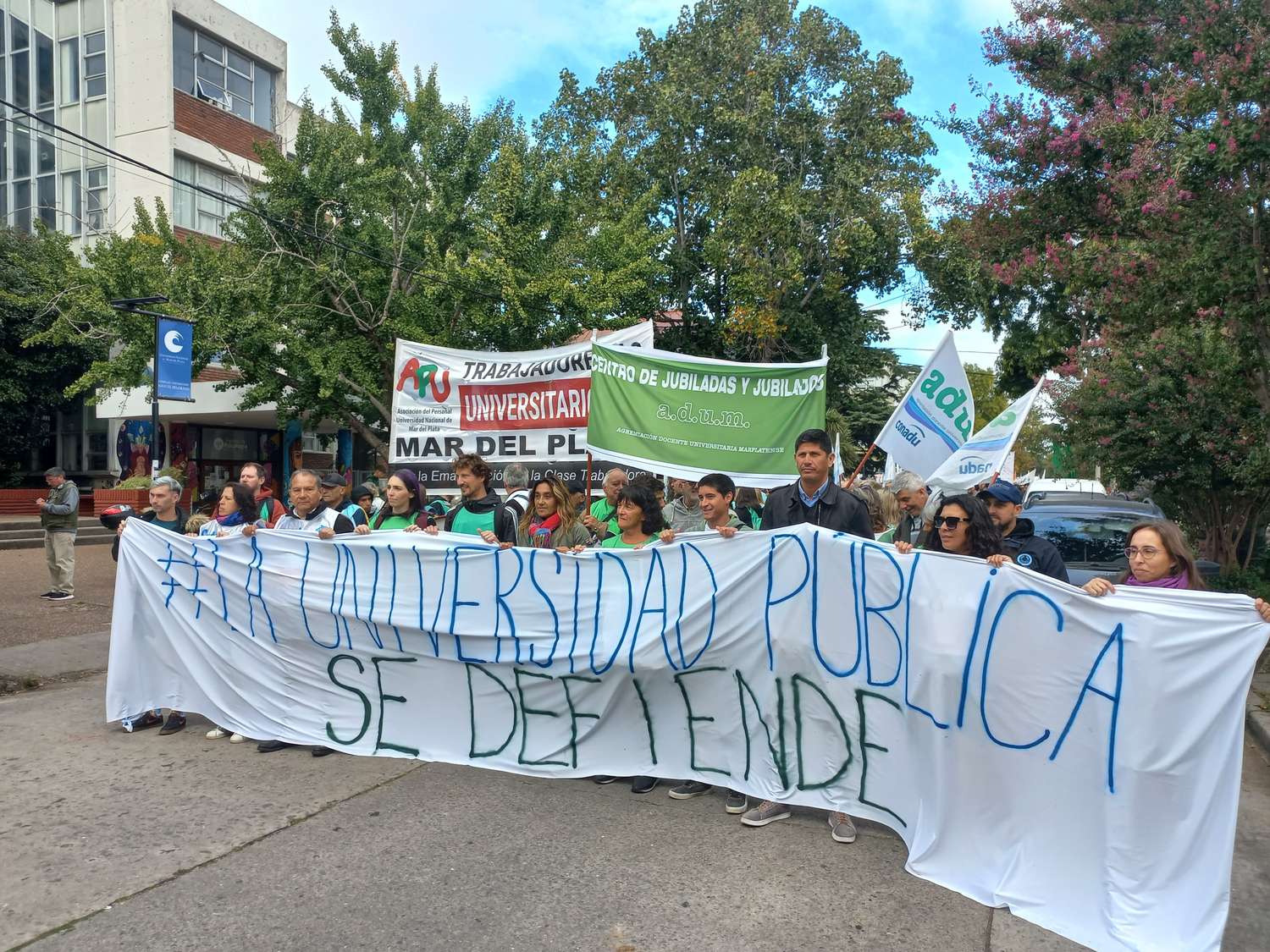 Rectores de todo el país convocaron a una marcha "en defensa del sistema nacional universitario"