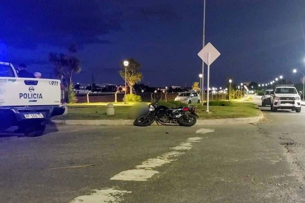 Un motociclista de 18 años murió en un accidente en la Base Naval
