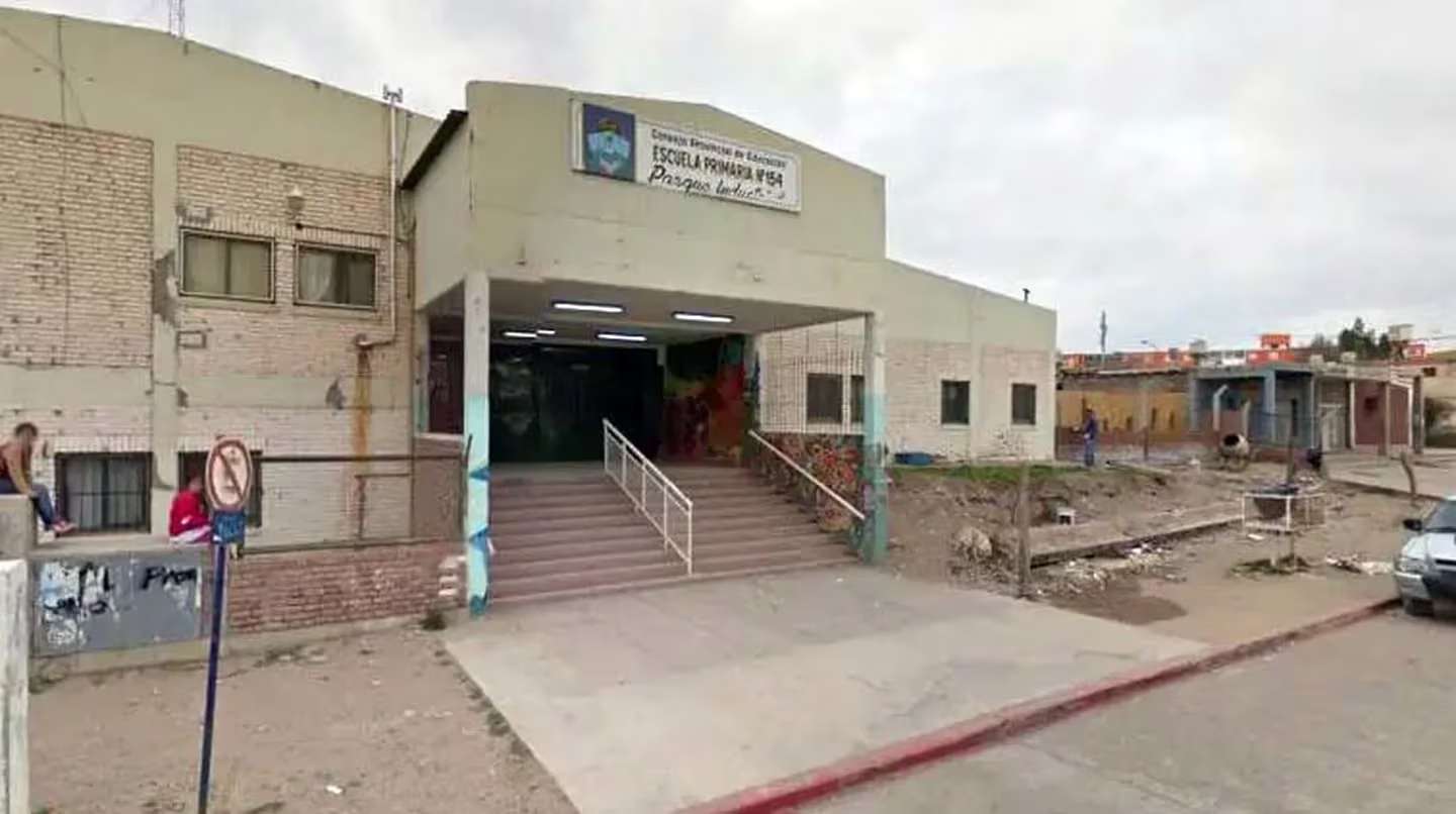 Denuncian que un profesor abusó de alumnas de séptimo grado en Neuquén