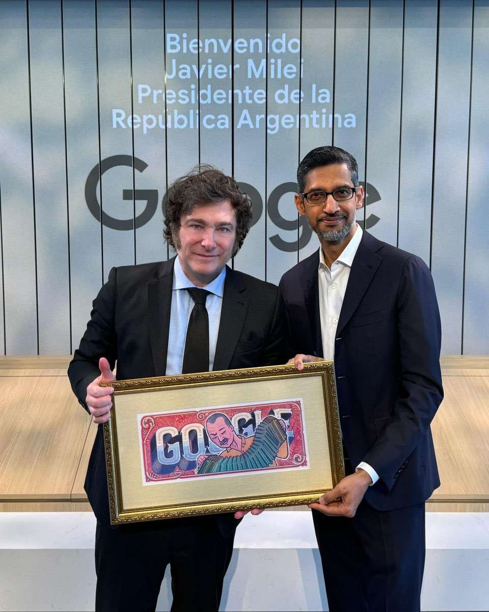 El CEO de Google le regaló el cuadro de un ícono marplatense a Javier Milei