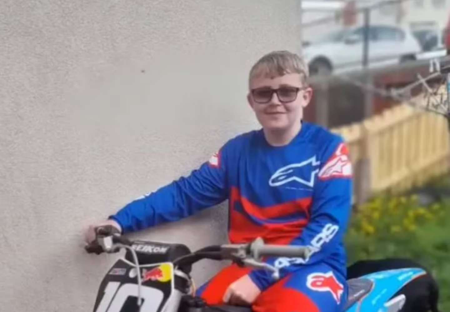 Horror en Gales: un chico intentó salvar a su amiga de un accidente y murió tras caer de una cornisa