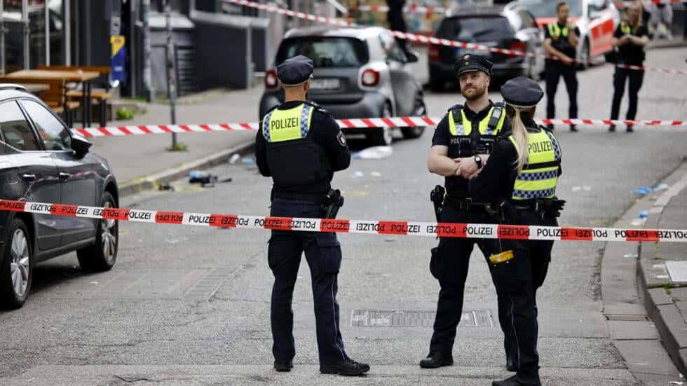 La Policía alemana le disparó a un hombre que amenazaba a hinchas de Países Bajos