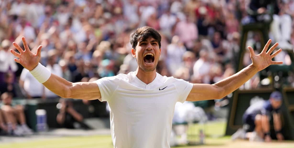 Alcaraz barrió en sets corridos Djokovic y se consagró bicampeón de Wimbledon