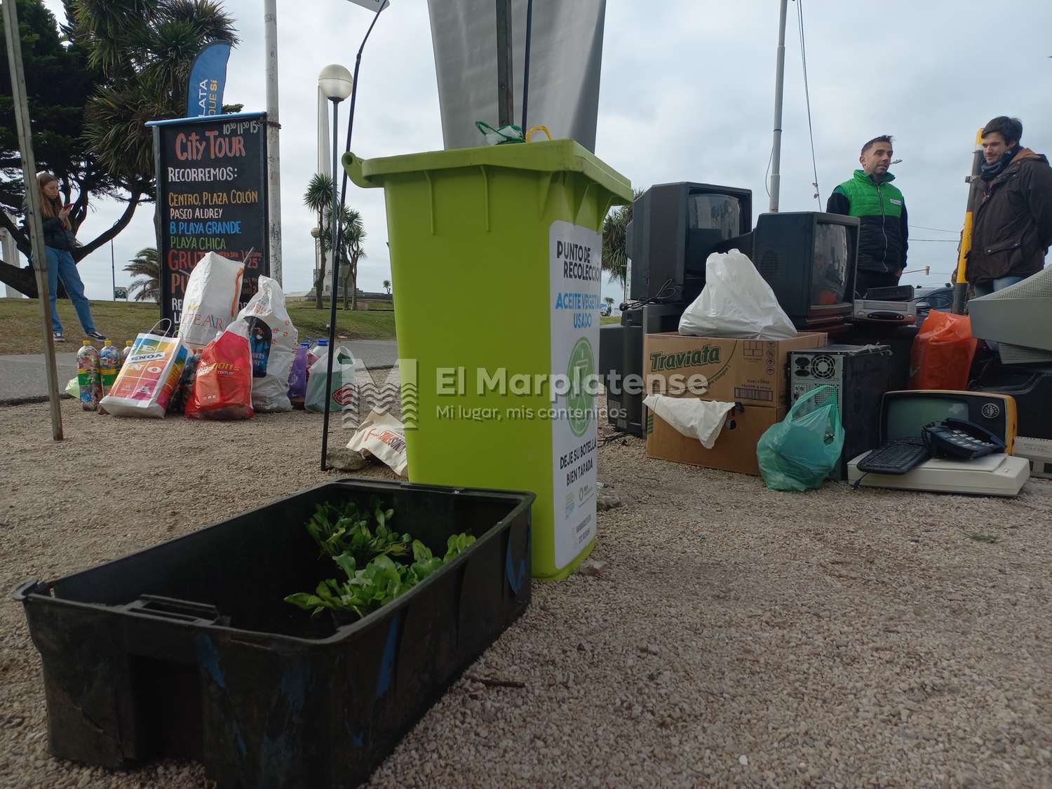 Jornada por el medio ambiente en Plaza España: "Insumos que se reinsertan en la economía circular"