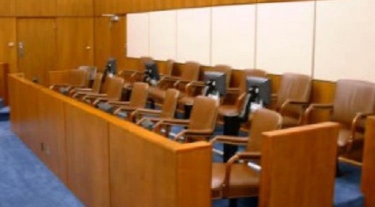 Juicio por jurados: lo condenan por dejar parapléjico a un hombre