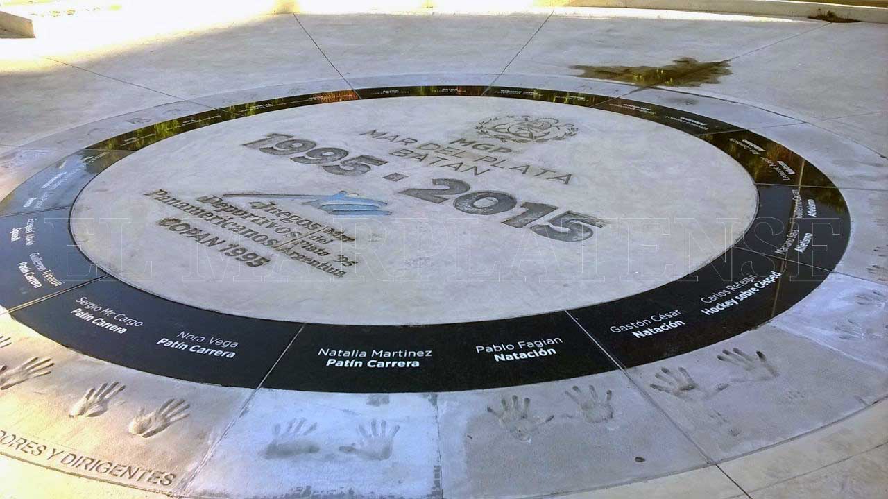 El monumento por el 20° aniversario de los Panamericanos, abandonado