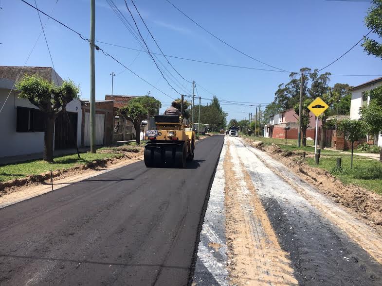Comenzaron las obras de asfalto en el Barrio Belisario Roldán