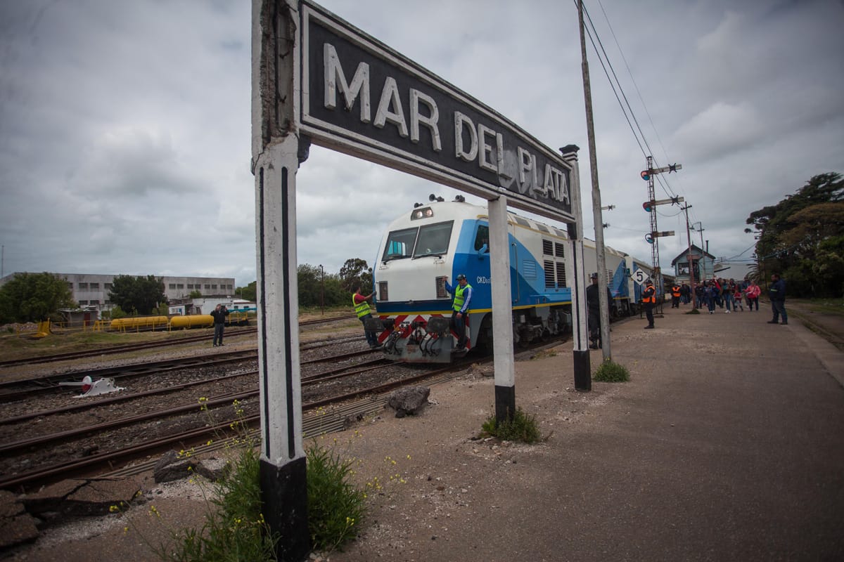 "Está todo dado para que el 15 de abril vuelva el tren a Mar del Plata"