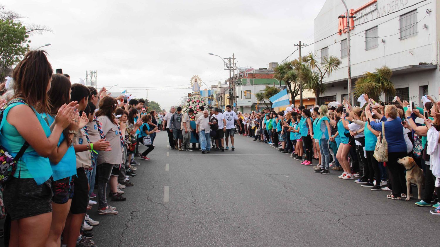 Miles de fieles peregrinaron en la 43° Marcha de la Esperanza