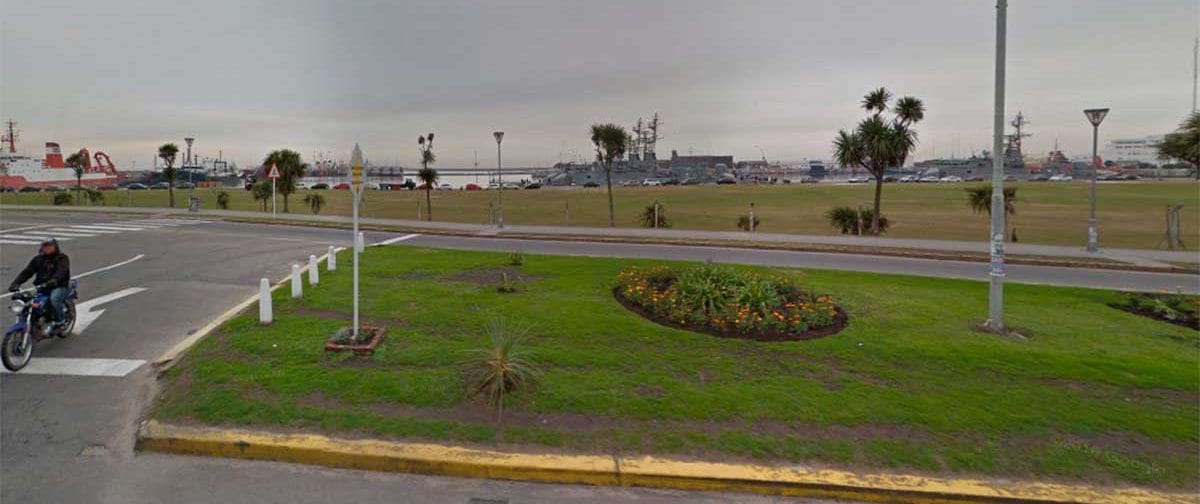 Accidente fatal en la bajada de la Base Naval: murió un motociclista