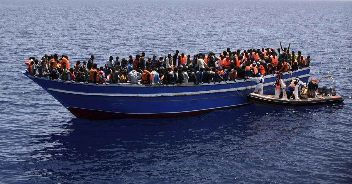 Rescataron más de seis mil inmigrantes en el Mar Mediterráneo