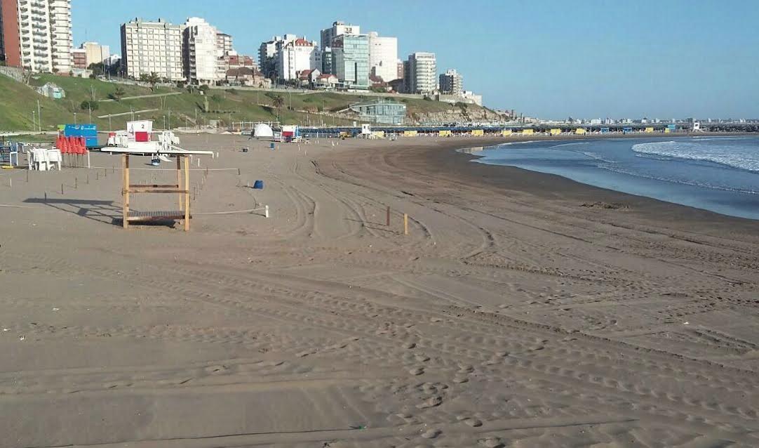 El Emsur limpió playas públicas de la zona norte y el centro